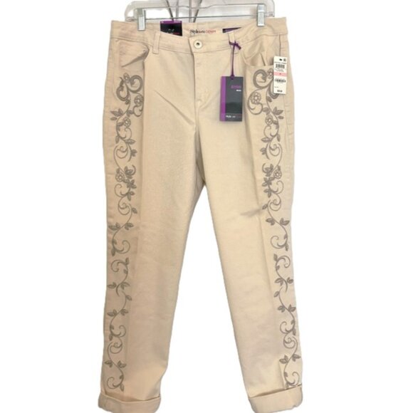 Style & Co Mid Rise Cropped Embroidered Boy Friend Jeans - Picture 1 of 5